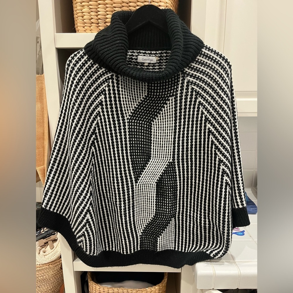 Calvin Klein Woman’s cape